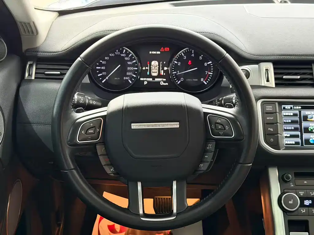 Land Rover Evoque 2016 — фото 16