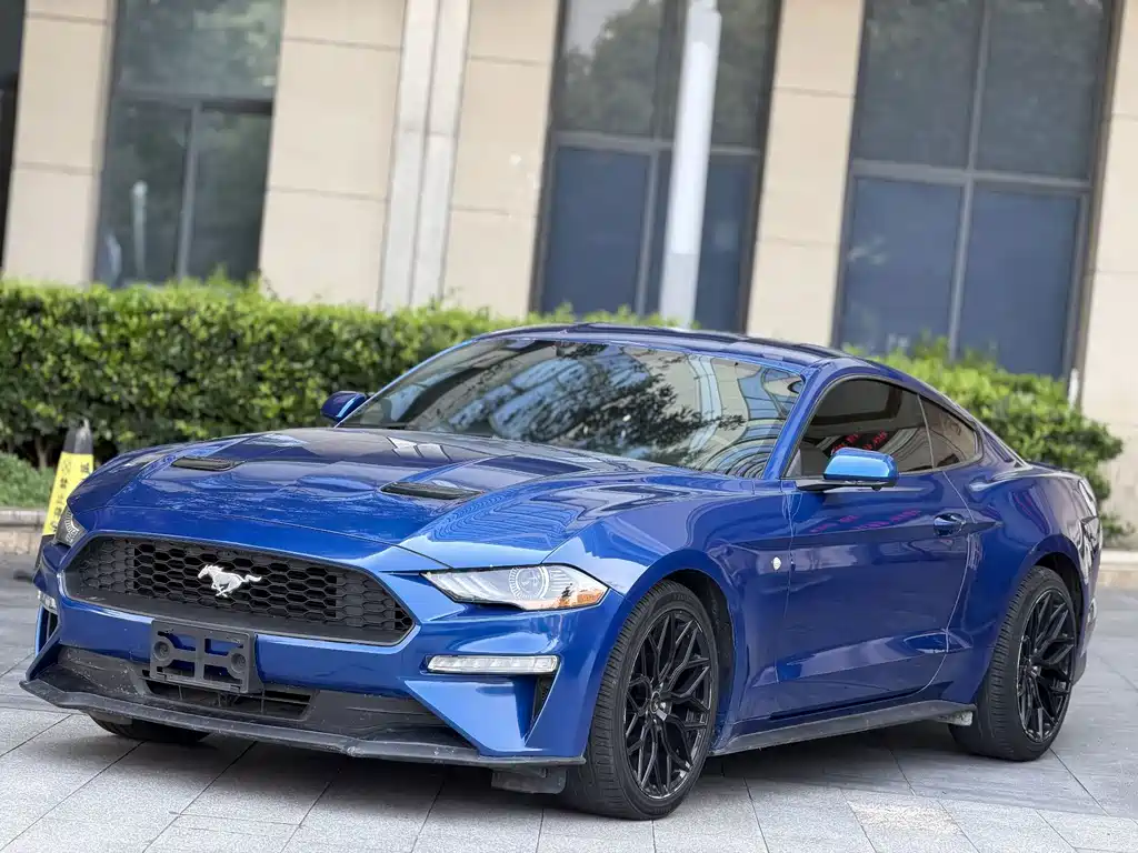 Ford Mustang 2018 — фото 1