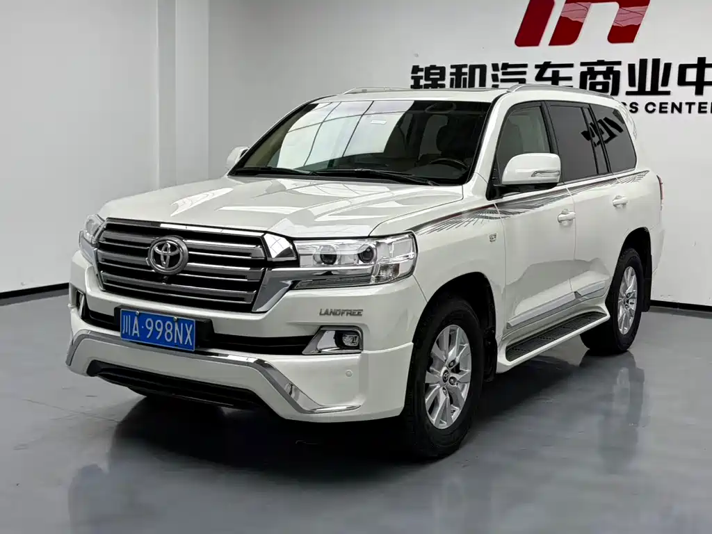 Toyota Land Cruiser 2017 — фото 1