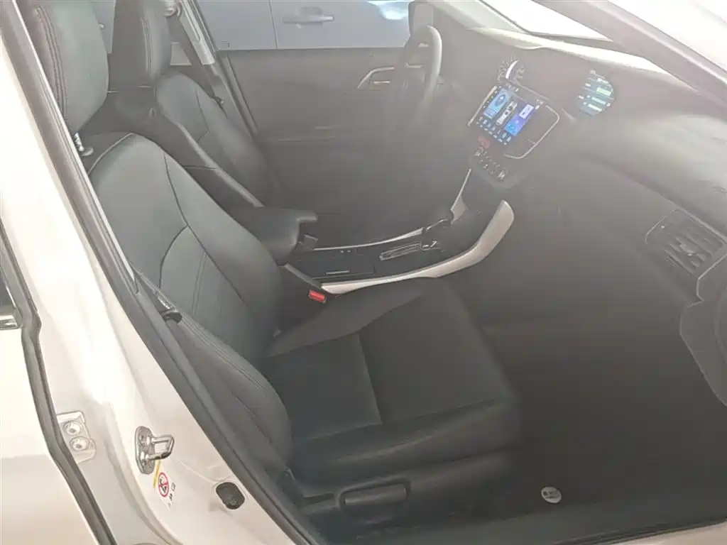 Honda Accord 2015 — фото 25