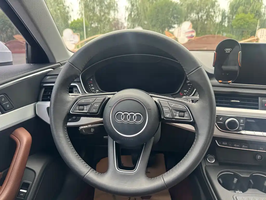 Audi A4L 2017 — фото 16