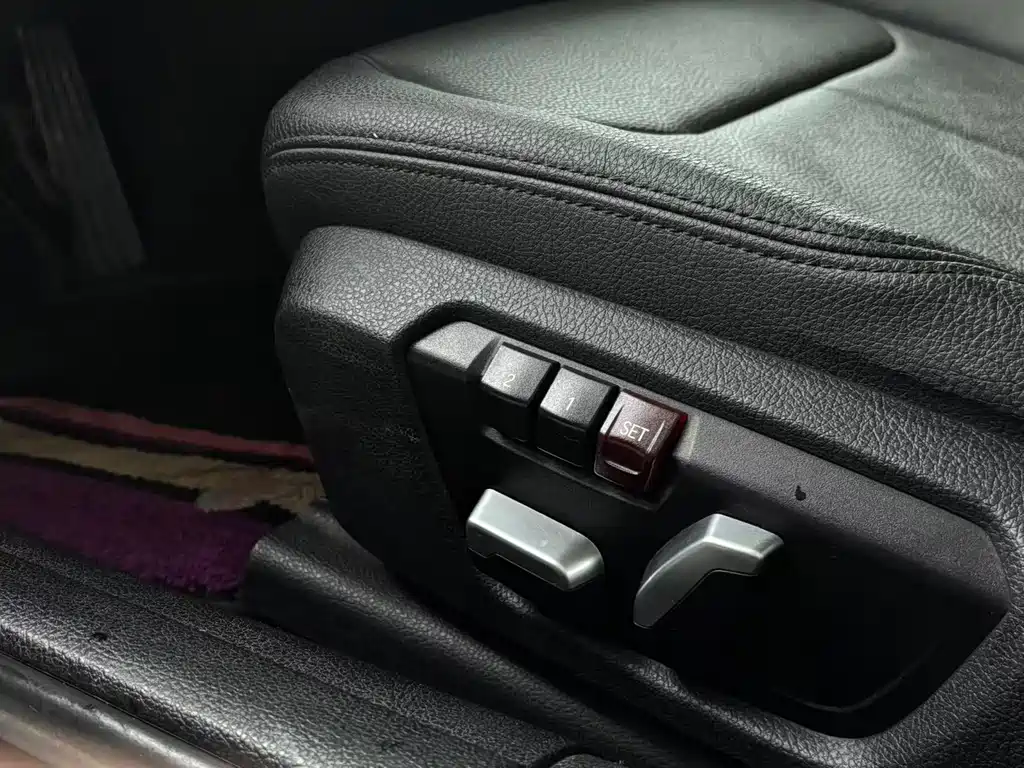BMW 3 Series 2017 — фото 17