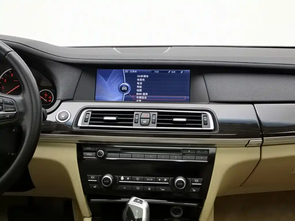 BMW 7 Series 2010 — фото 12