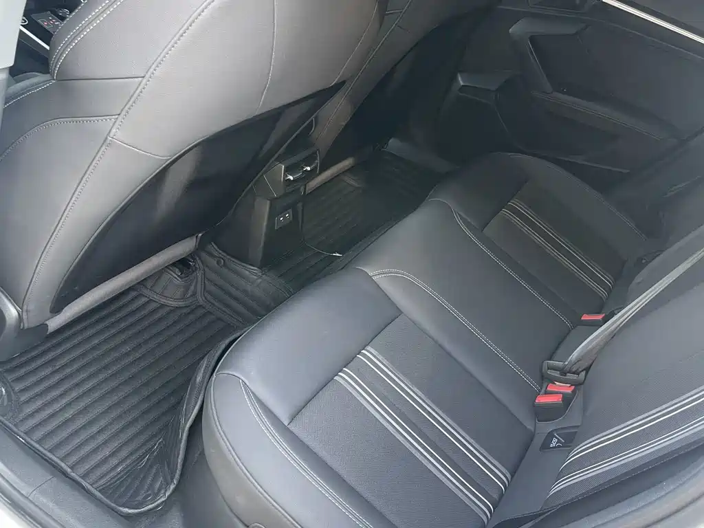 Audi A3 2023 — фото 16