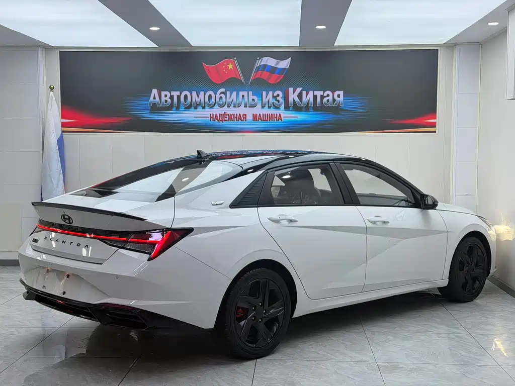 Hyundai Elantra 2022