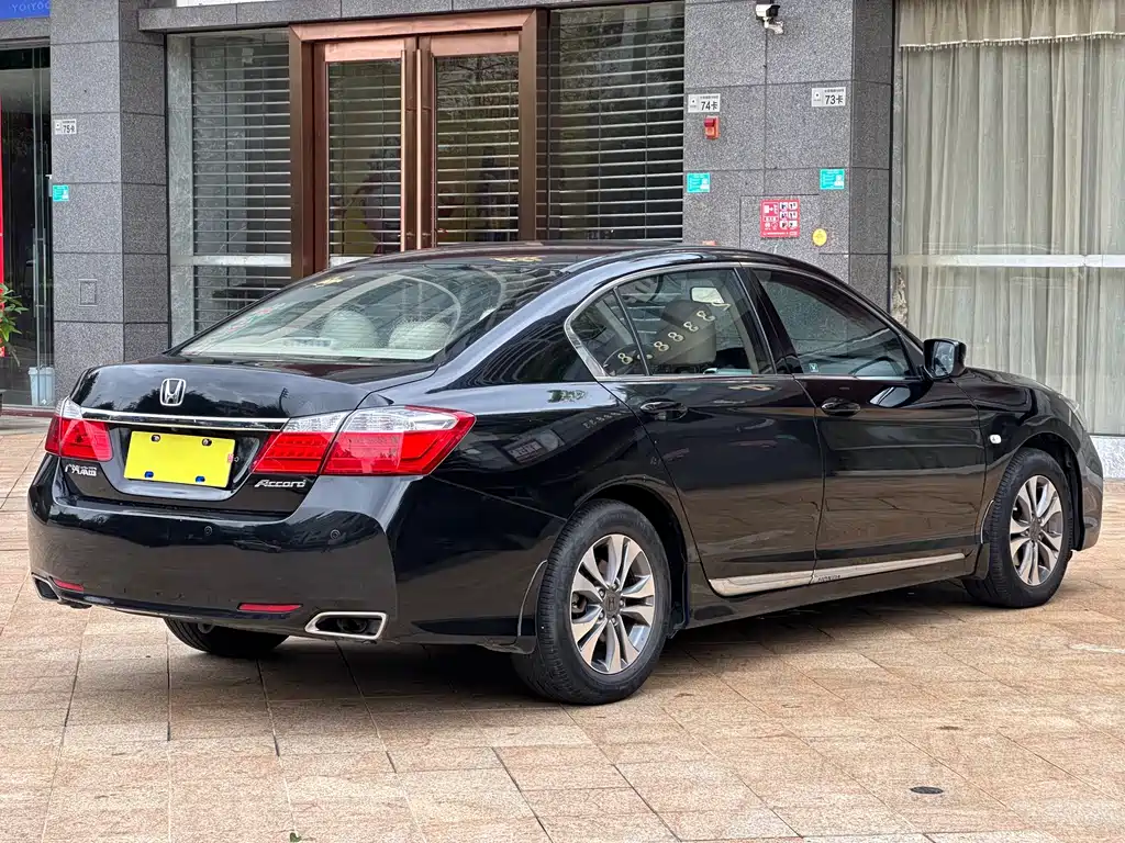 Honda Accord 2015 — фото 7