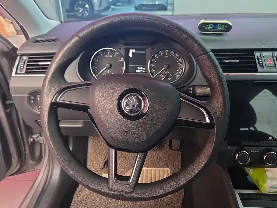 Skoda Octavia 2016 — фото 15