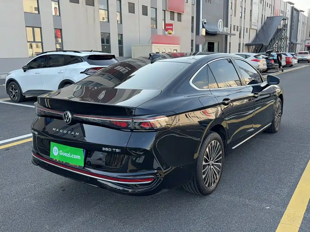 Volkswagen Magotan 2025
