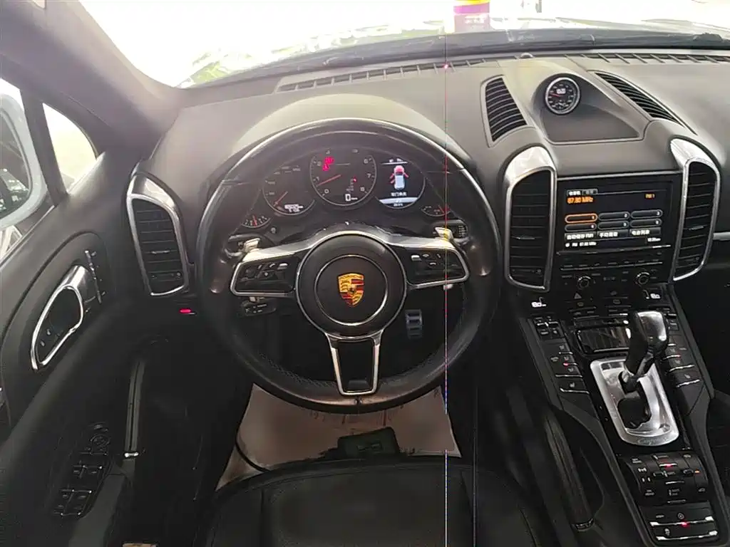 Porsche Cayenne 2015 — фото 11