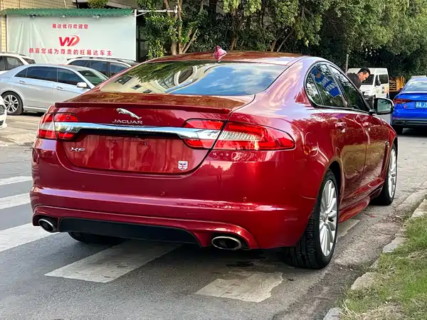 Jaguar XF 2015