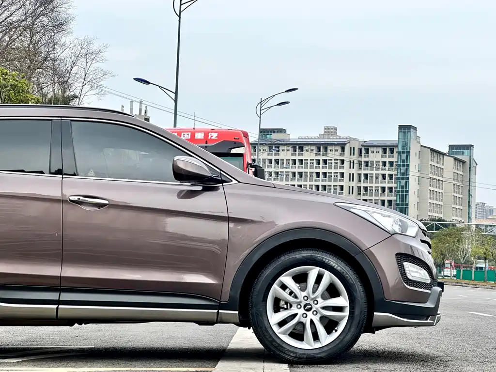 Hyundai Santa Fe 2014 — фото 12