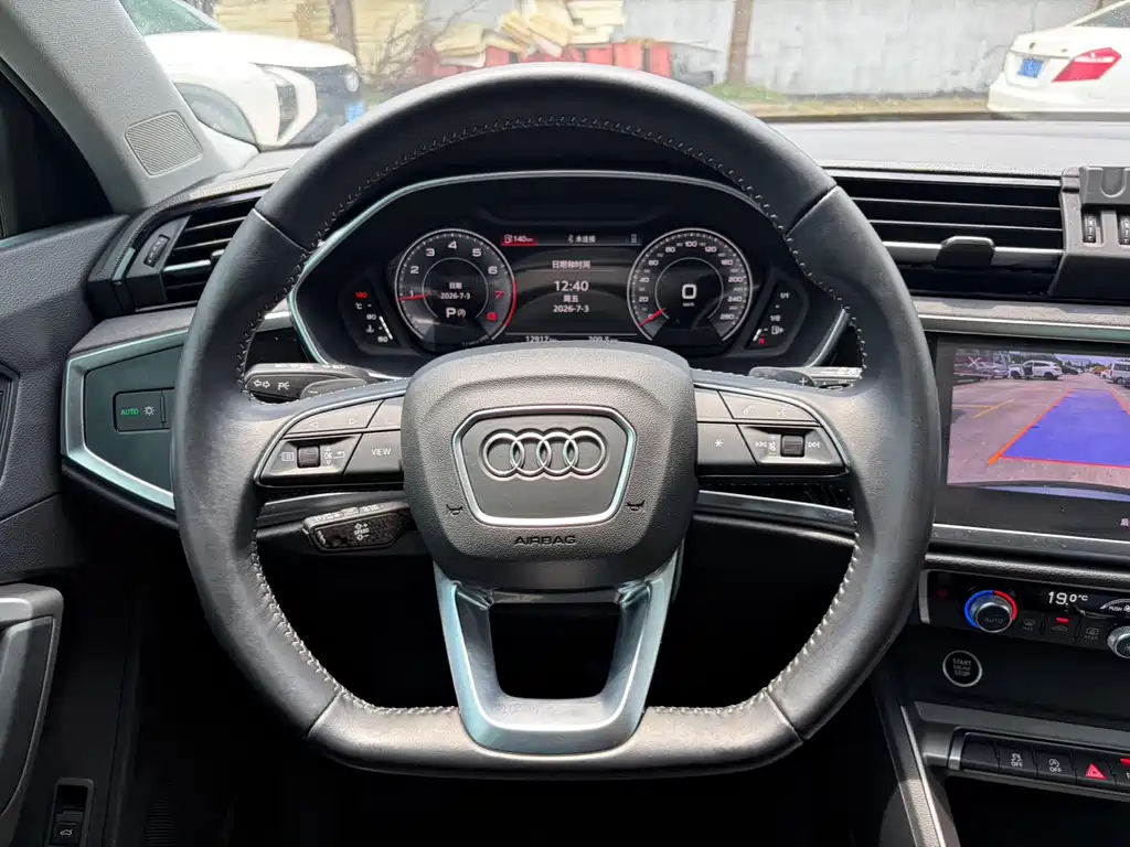 Audi Q3 2022 — фото 14