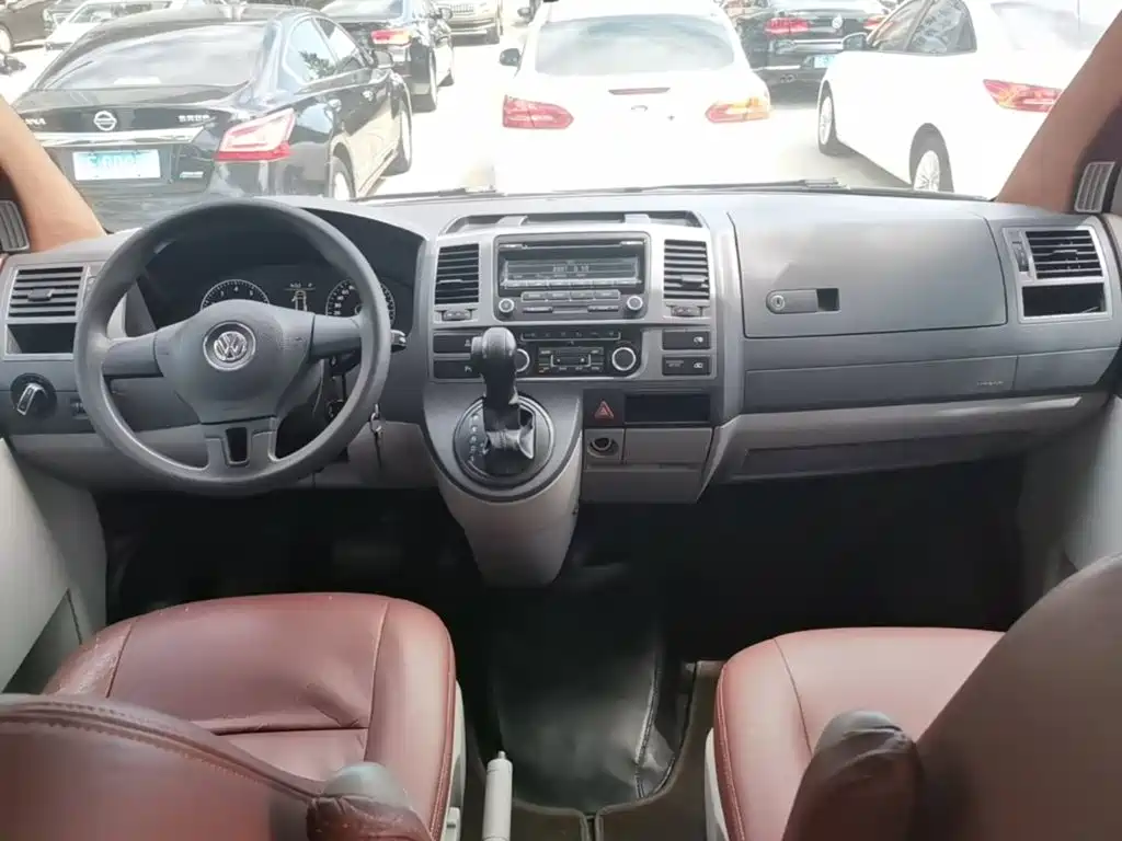 Volkswagen Caravelle 2015 — фото 10
