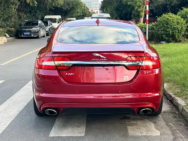 Jaguar XF 2015
