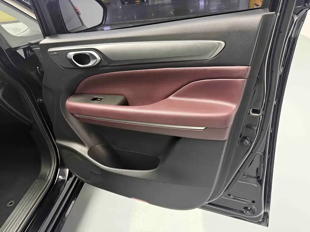 GAC Motor Trumpchi M6 2024 — фото 11