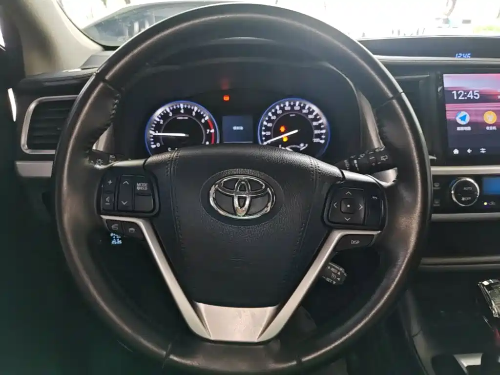 Toyota Highlander 2017 — фото 11