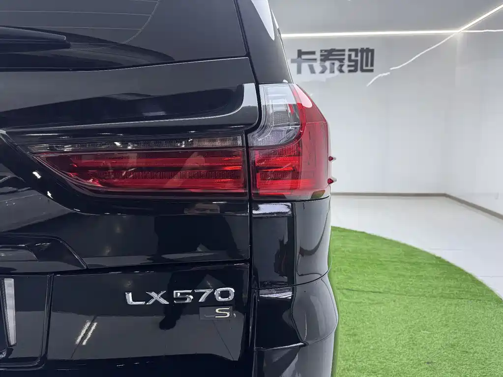 Lexus LX 2020 — фото 26