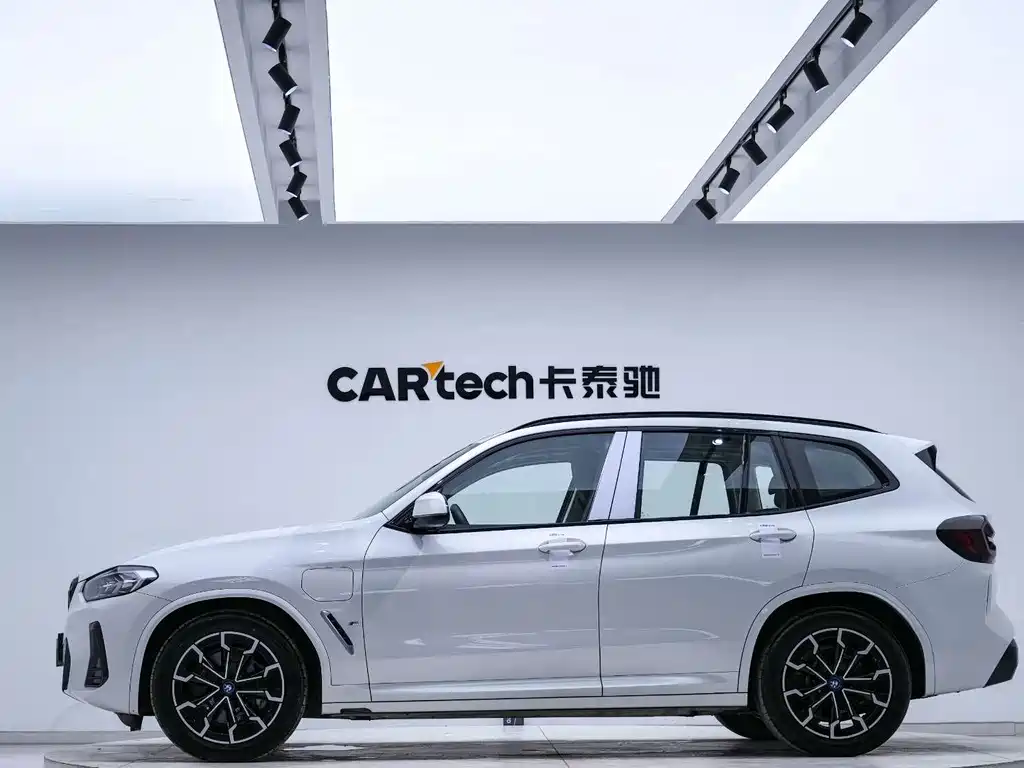 BMW iX3 2023 — фото 2