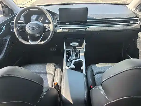 Geely Emgrand 2023