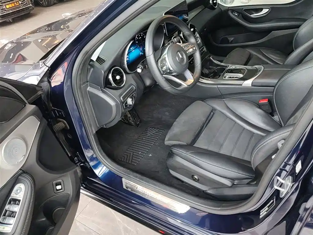 Mercedes-Benz C-Class 2019 — фото 16