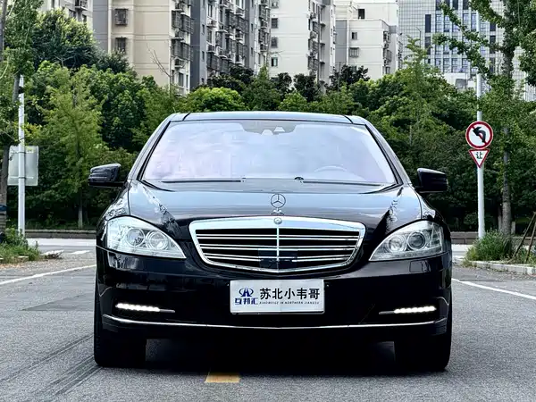 Mercedes-Benz S-Class 2011