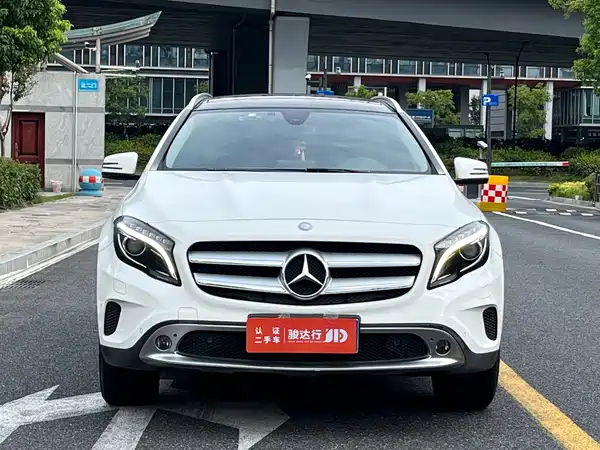 Mercedes-Benz GLA 2016