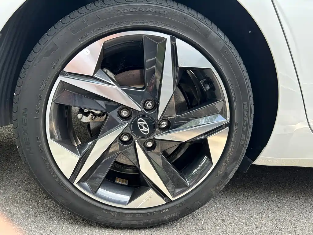 Hyundai Elantra 2022 — фото 27