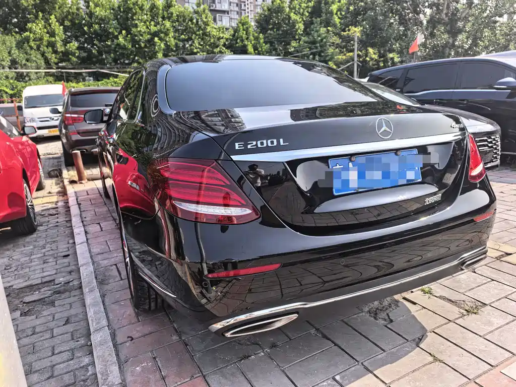 Mercedes-Benz E-Class 2018 — фото 15
