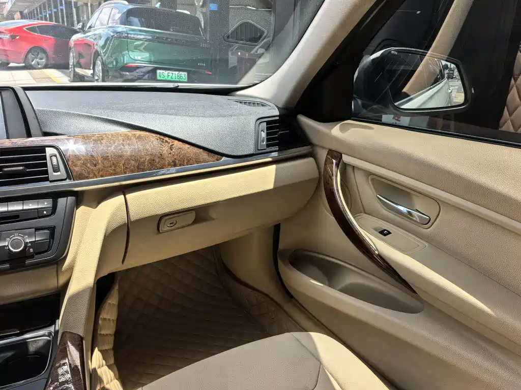 BMW 3 Series 2013 — фото 12