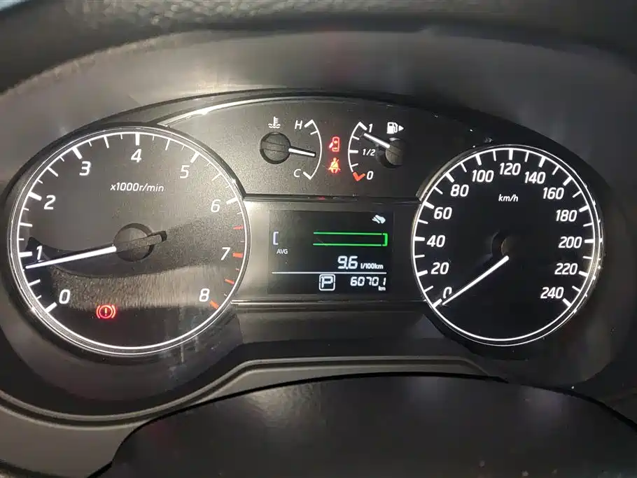 Nissan Tiida 2018 — фото 14