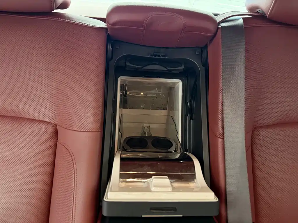 Rolls-Royce Ghost 2013 — фото 13