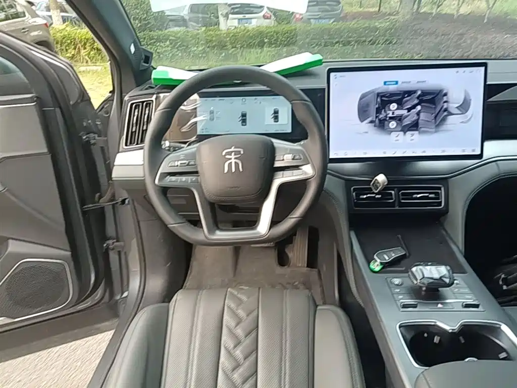 BYD L DM-i 2025 — фото 11