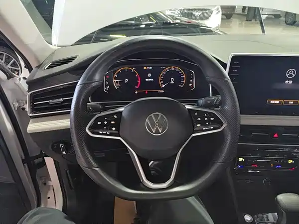Volkswagen Tiguan L 2023