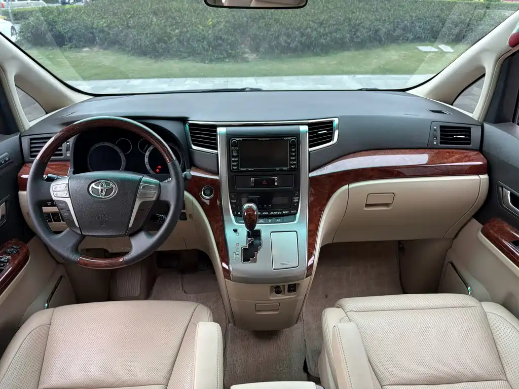 Toyota Alphard 2011 — фото 20