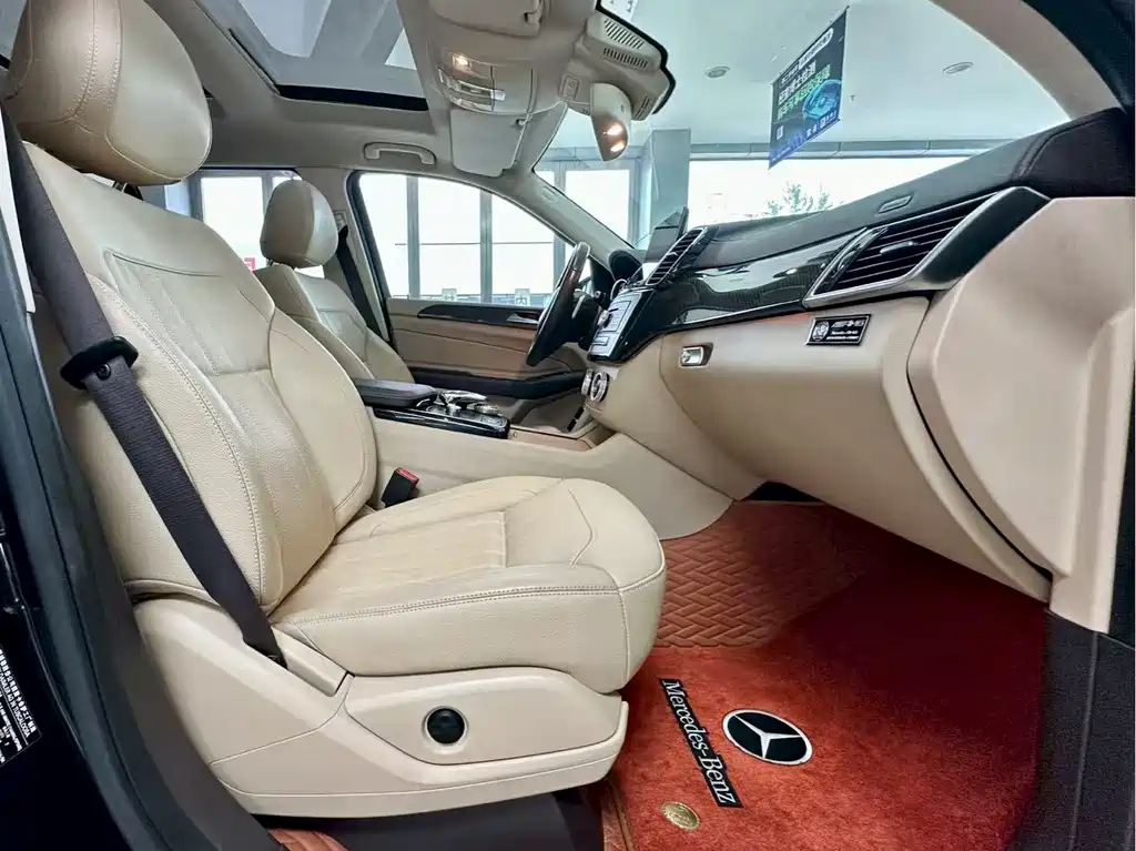 Mercedes-Benz GLS 2017 — фото 11