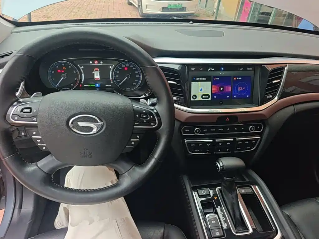 GAC Trumpchi GS8 2017 — фото 10