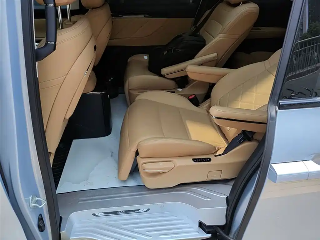 GAC Motor E8 PHEV 2024 — фото 24