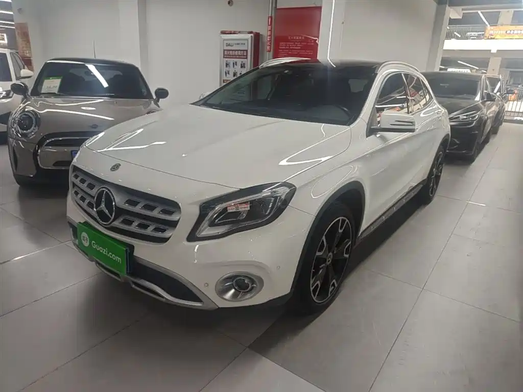 Mercedes-Benz GLA 2017 — фото 1