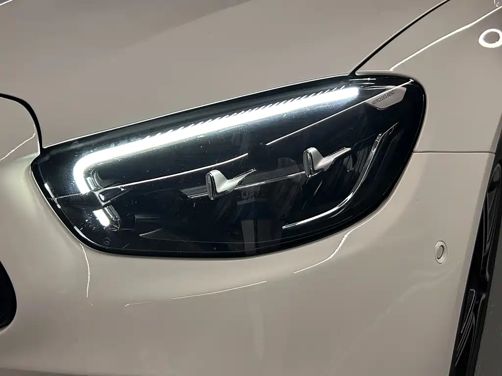 Mercedes-Benz E-Class 2022 — фото 15