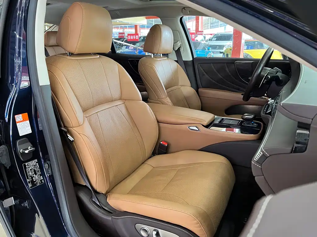 Lexus LS 2020 — фото 15
