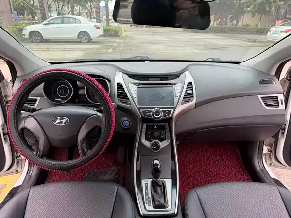 Hyundai Elantra Langdong 2013