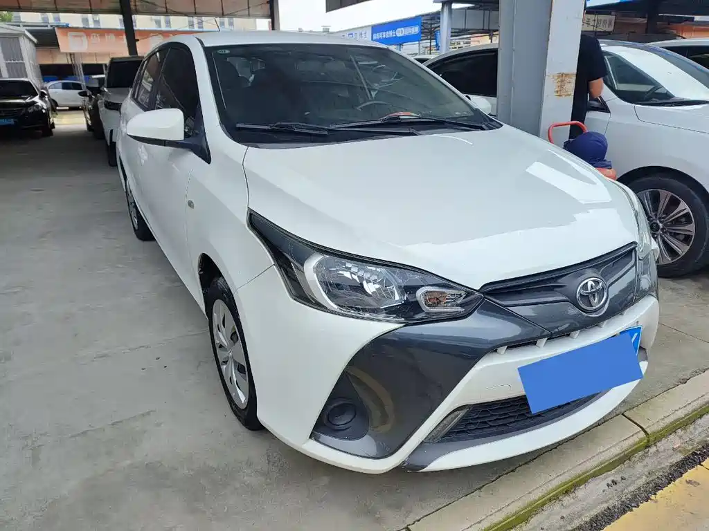Toyota Yaris L 2019 — фото 1