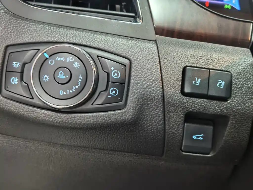 Ford Edge 2012 — фото 21