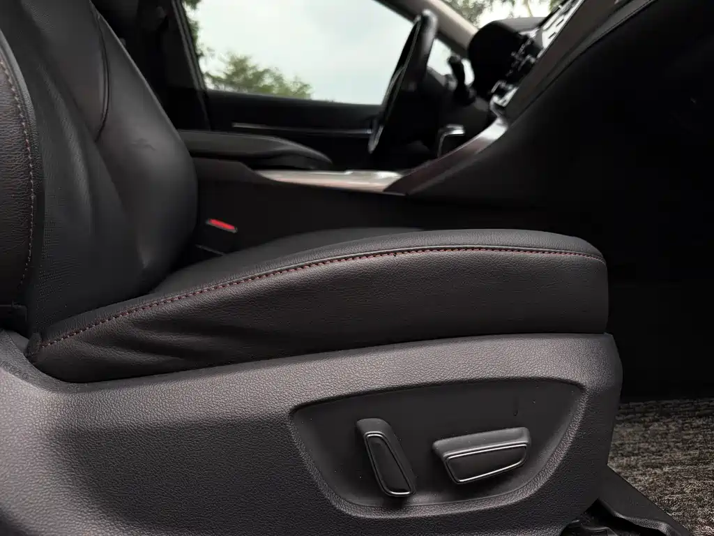 Toyota Camry 2018 — фото 27
