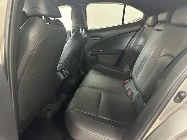 Lexus UX 2020