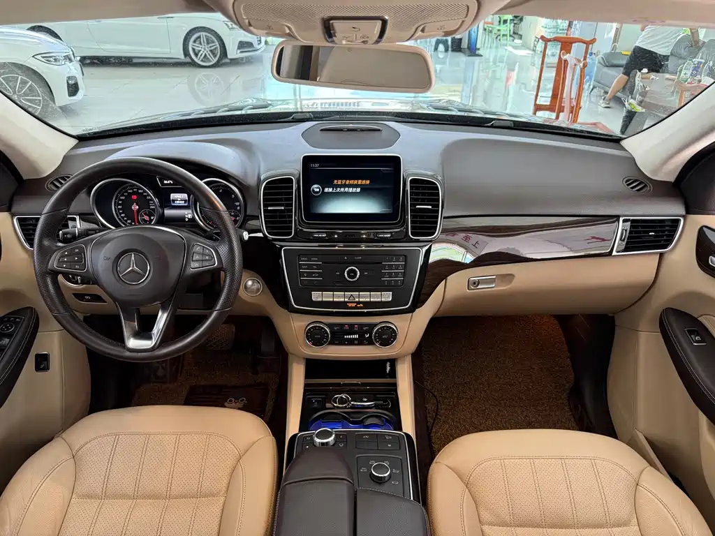 Mercedes-Benz GLE 2016