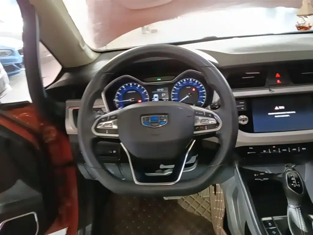 Geely Vision X3 2019 — фото 11