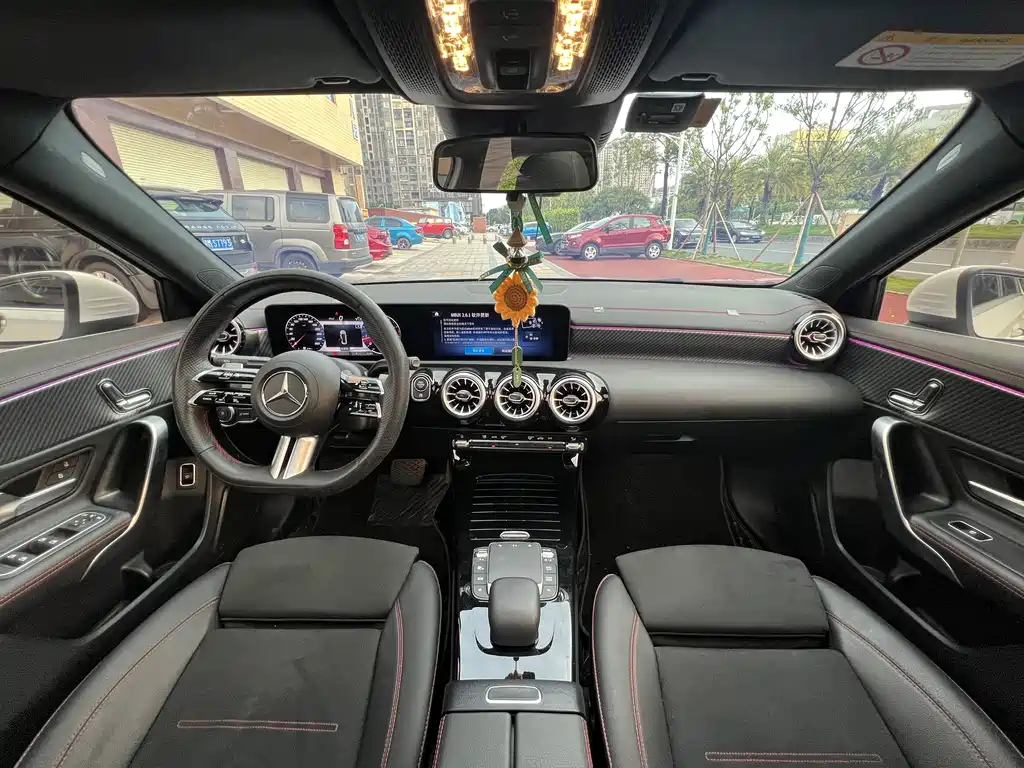 Mercedes-Benz A-Class 2023 — фото 6