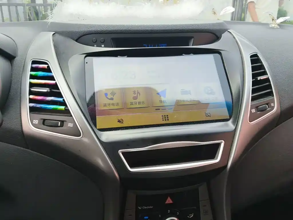 Hyundai Elantra 2018 — фото 13