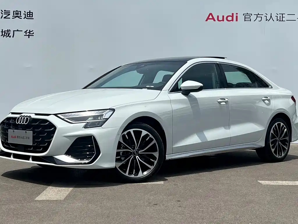 Audi A3 2025 — фото 1